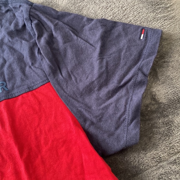 Tommy Hilfiger t shirt - Picture 3 of 4